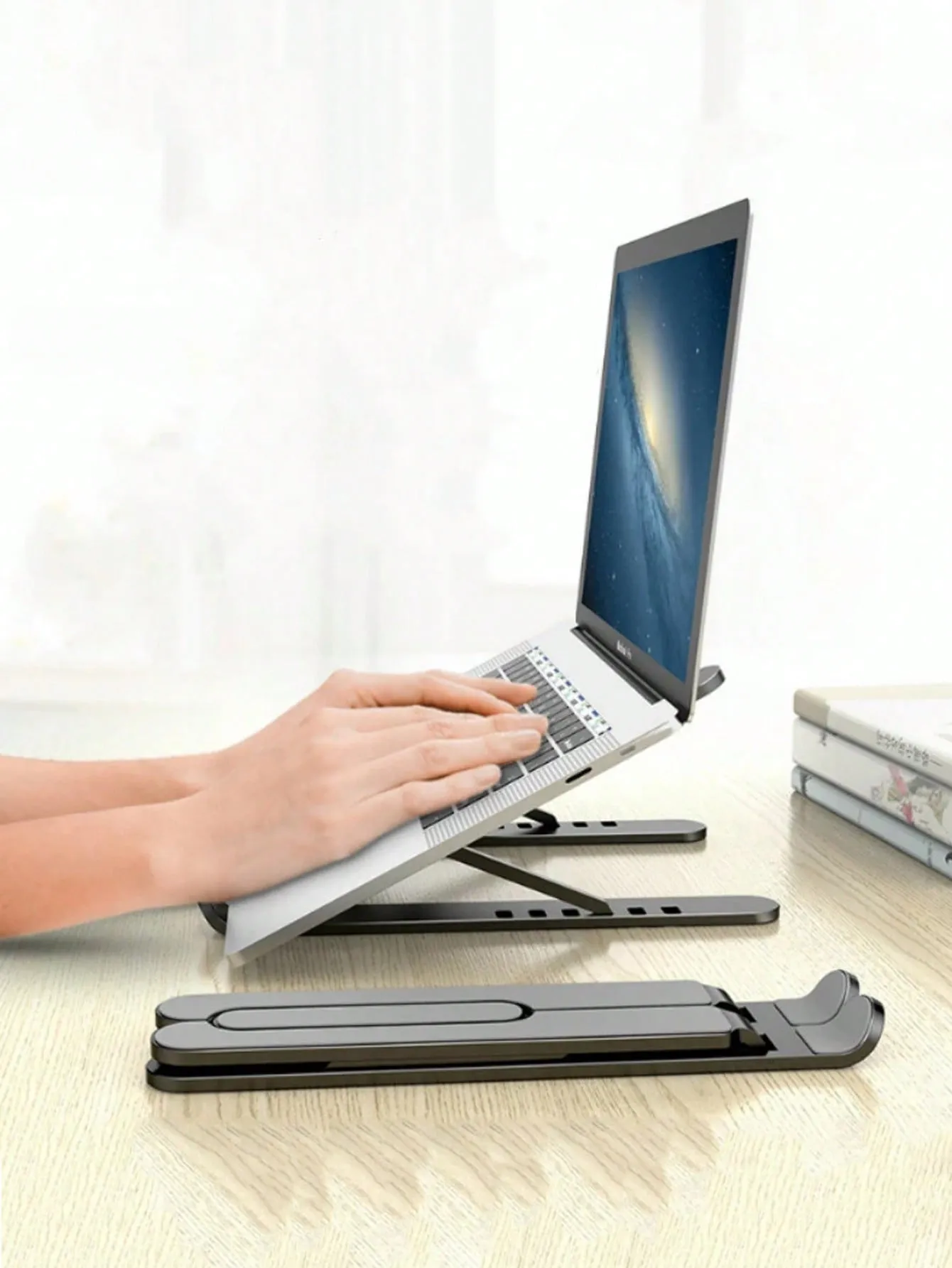 Adjustable PC Stand