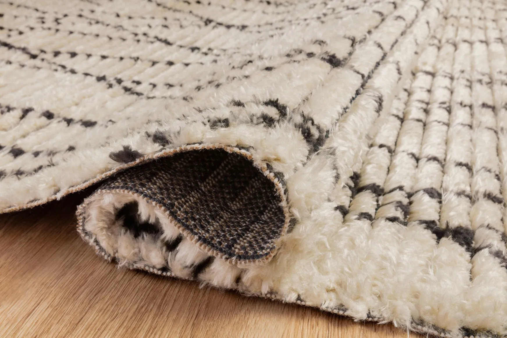 Chris Loves Julia x Loloi - Alice Collection - Contemporary Power Loomed Rug in Cream & Charcoal (ALI-01)