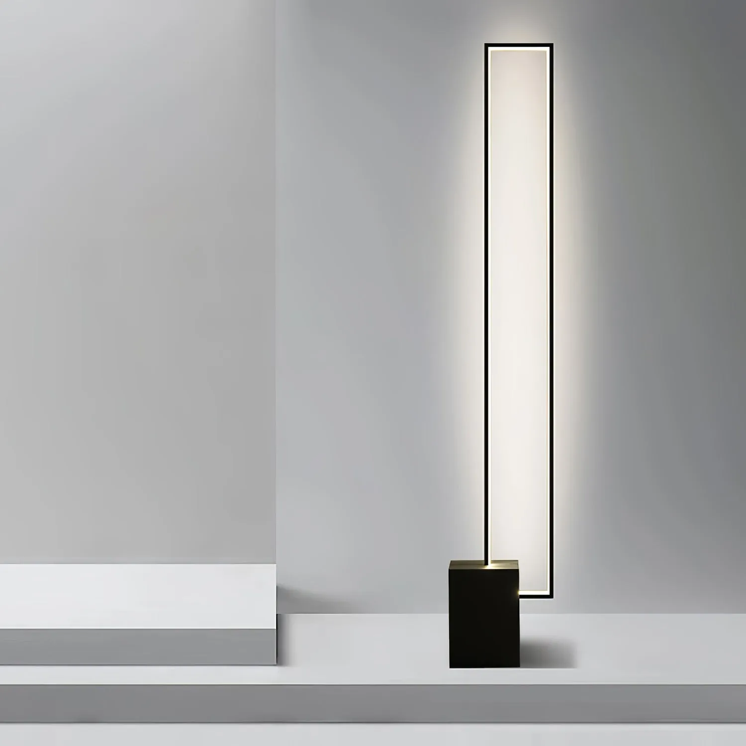 Edge Floor Lamp