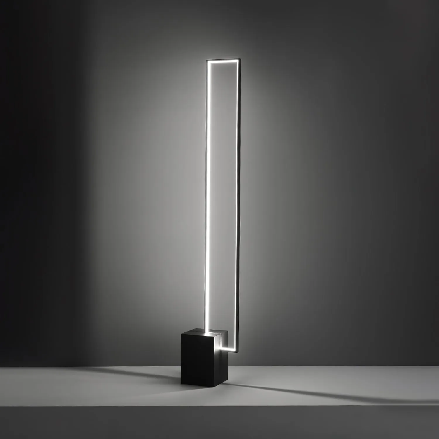 Edge Floor Lamp