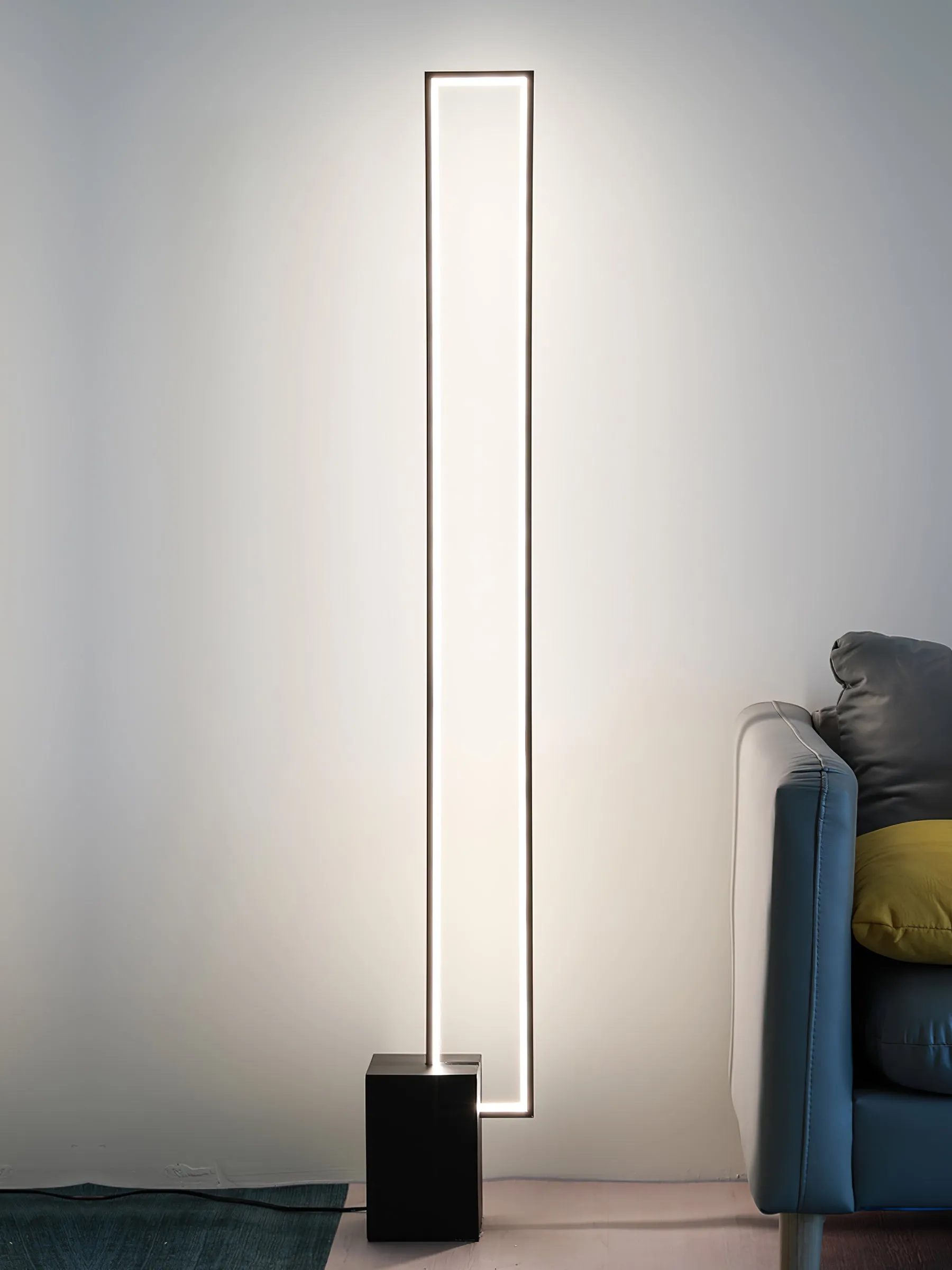 Edge Floor Lamp