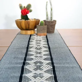 Jalieza Geometric Geometric Table Runner. Tulip Design in Coral.