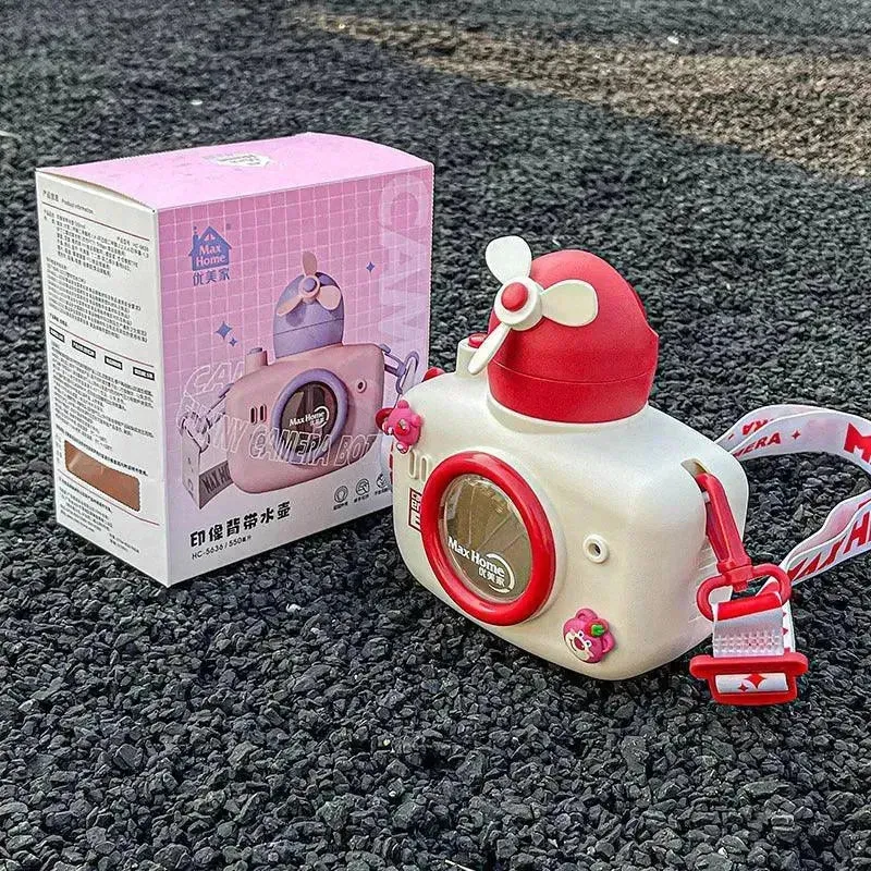 Kawaii Camera Bottle (550 ml)