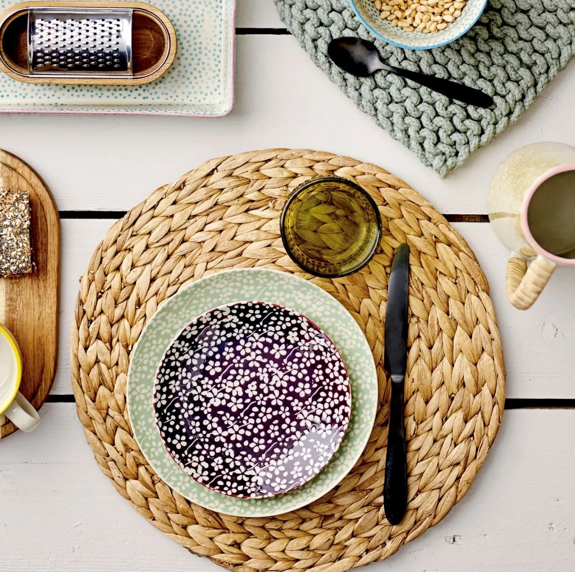 Round hand-Woven Jute Placemats